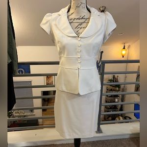 Nine West Suit Size 2 White dress suit.  Career Business